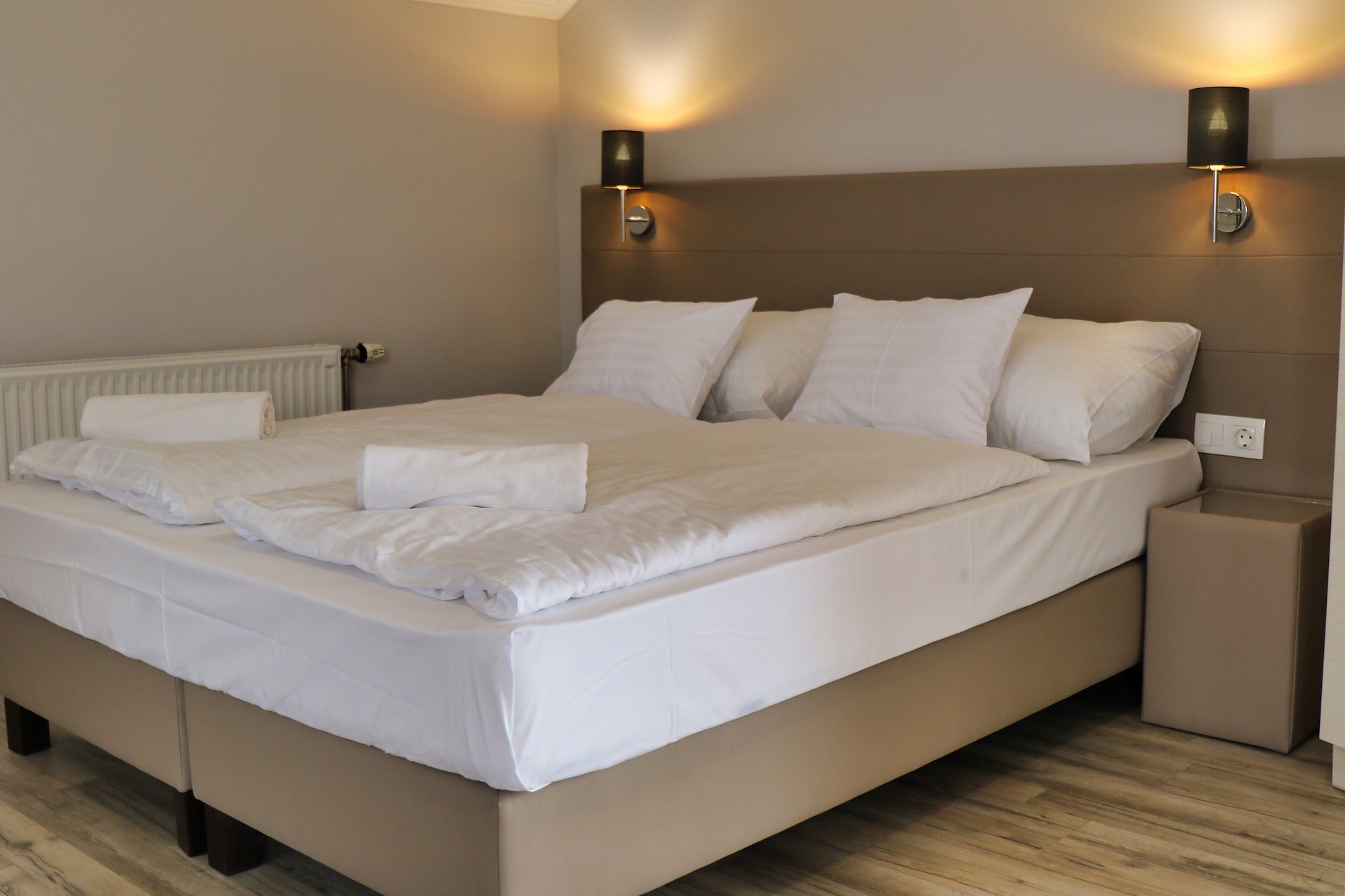 A szállodai fehér ágyneműhuzat minden esetben nyerő választás!