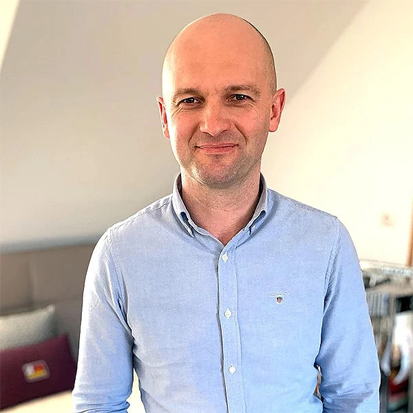 Serfel Roland Ügyvezetés, projektvezetés